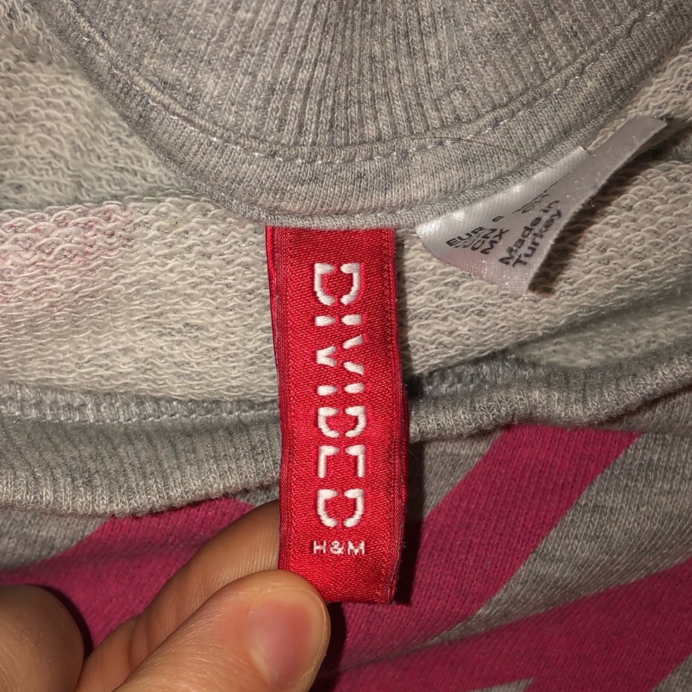 H&M divided “Call me-Blondie” Sweatshirt size S - Picture 4 of 5